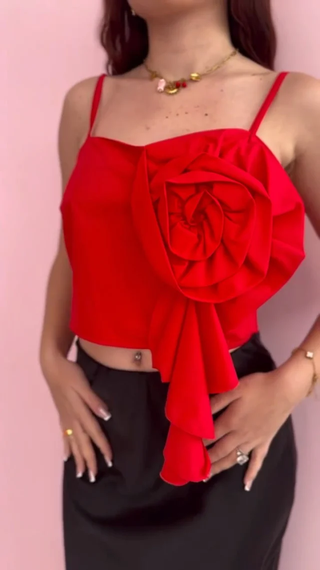 Ethiopia Flower Top🌸
Ένα ιδιαίτερο σχέδιο που θα κάνει κάθε εμφάνιση σου να ξεχωρίζει! Διάλεξε τη δική σου απόχρωση 🤍 Διαθέσιμο in store και online.